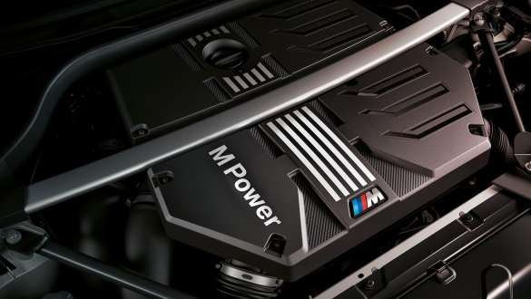 Εξακύλινδρος σε σειρά κινητήρας βενζίνης BMW M TwinPower Turbo υψηλών επιδόσεων.